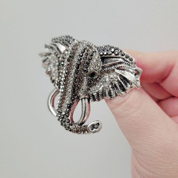 Brand New 2 In 1 Grey Silver Elephant Rhinestone Brooch Pin & Pendant - Picture 6 of 10